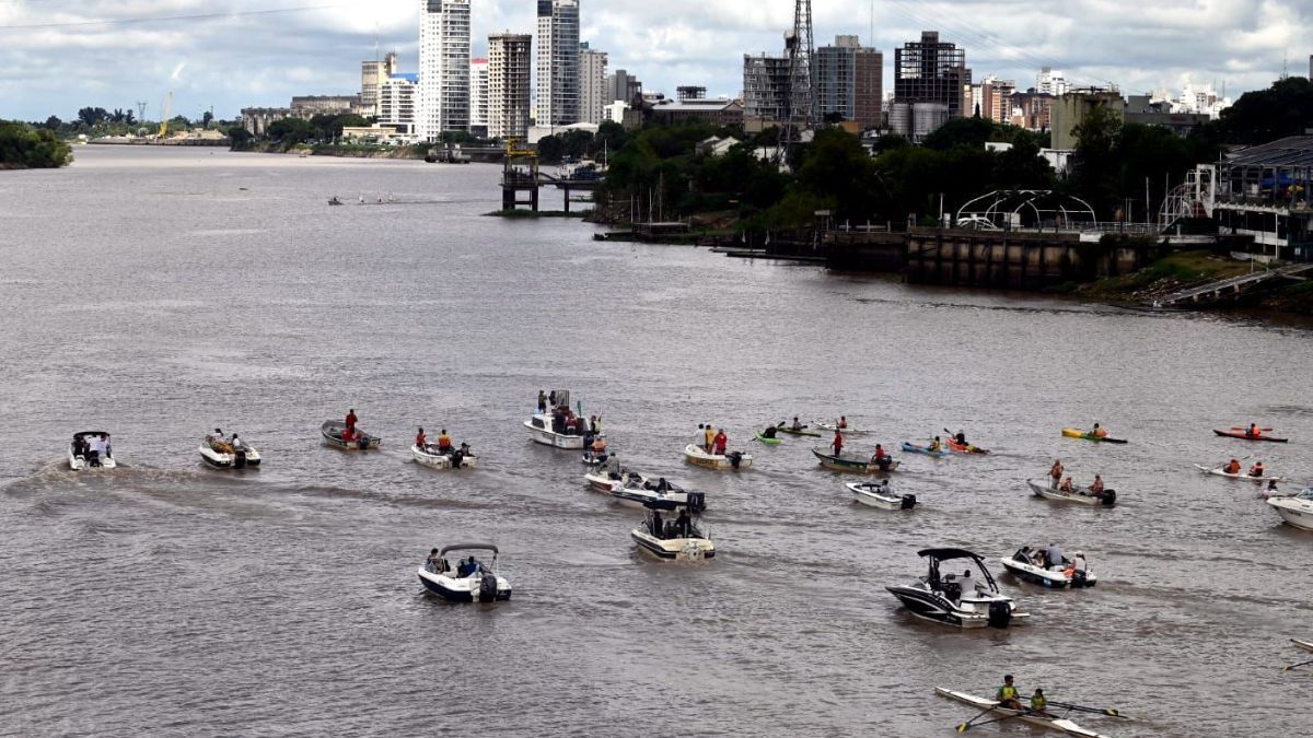 Este domingo se realizó en Santa Fe la primera procesión náutica de la Virgen de Guadalupe.