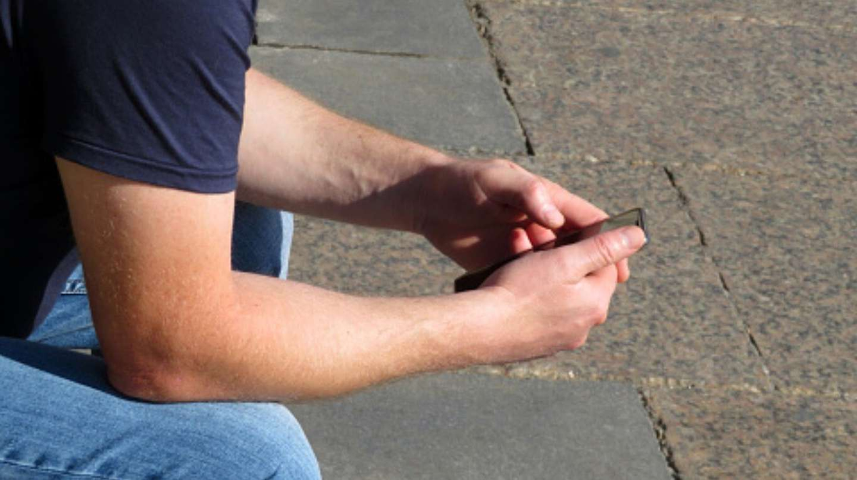 El joven viajó unos 6 mil kilómetros para conocer por primera vez a alguien que había conocido mediante redes.