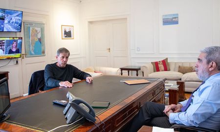 El ministro de Seguridad de la Nación, Aníbal Fernández, le respondió este lunes al intendente de Santa Fe, Emilio Jatón, respecto a la llegada de fuerzas federales a la ciudad capital de la provincia. El ministro de Seguridad de la Nación, Aníbal Fernández, le respondió este lunes al intendente de Santa Fe, Emilio Jatón, respecto a la llegada de fuerzas federales a la ciudad capital de la provincia.