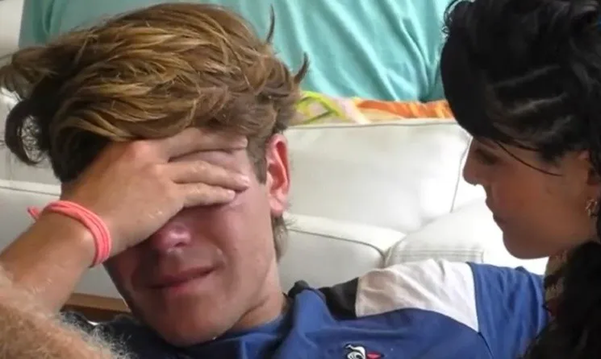 Marcos ya se había emocionado hablando de sus padres con Valentina, su hermana. 