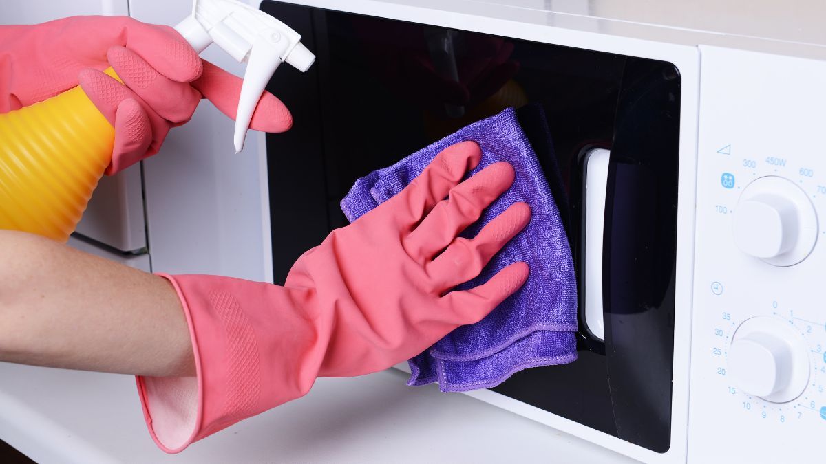 El t&eacute; ayuda a ablandar la grasa adherida en las paredes.