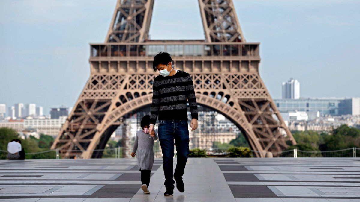 Francia vacunó a 20 millones de personas contra el coronavirus y prepara su reapertura