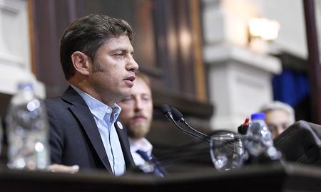 Kicillof abrió la sesión especial en la legislatura bonaerense desde donde denunció proscripción contra la vicepresidenta Cristina Kirchner. Kicillof abrió la sesión especial en la legislatura bonaerense desde donde denunció proscripción contra la vicepresidenta Cristina Kirchner.