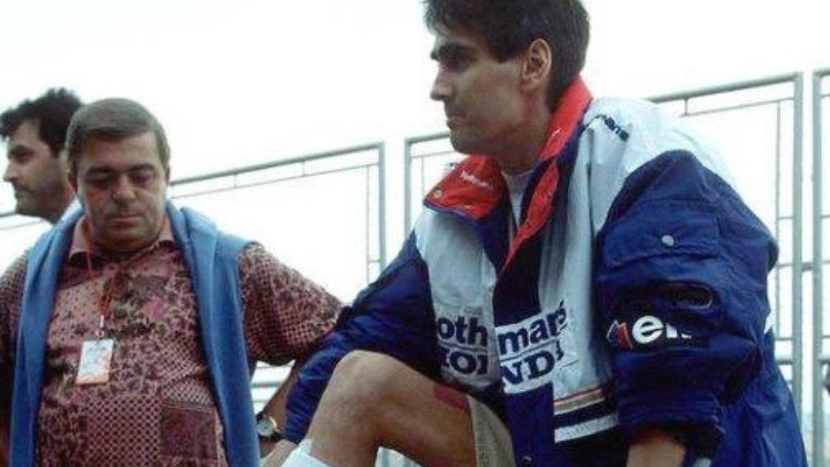 Casi sin poder caminar y sin sensibilidad de la rodilla para abajo en su pierna derecha, Doohan volvió a conducir su Honda NSR500 el viernes 21 de agosto de 1992, en los ensayos para el GP de Brasil, en Interlagos, San Pablo, solo un mes y 25 días después del accidente sufrido en Assen. Casi sin poder caminar y sin sensibilidad de la rodilla para abajo en su pierna derecha, Doohan volvió a conducir su Honda NSR500 el viernes 21 de agosto de 1992, en los ensayos para el GP de Brasil, en Interlagos, San Pablo, solo un mes y 25 días después del accidente sufrido en Assen.