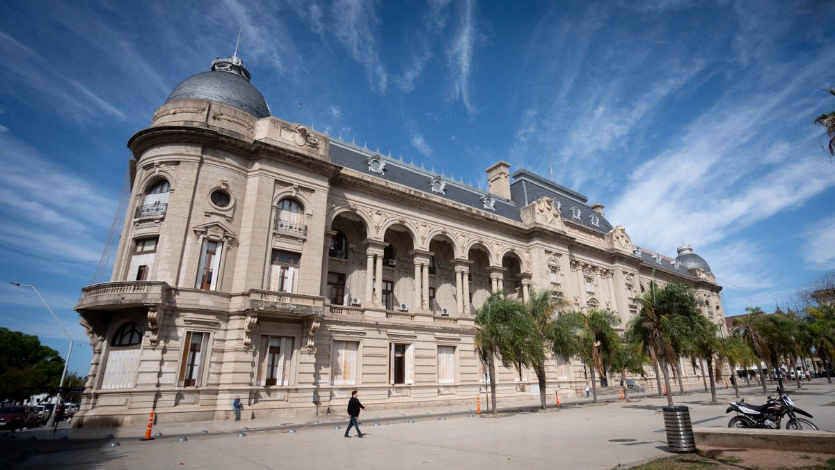 El gobierno de Santa Fe retomará las negociaciones paritarias con los gremios de trabajadores estatales (ATE y UPCN) y de docentes (Amsafé