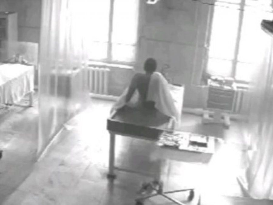 Video: un muerto vuelve a la vida y sale caminando de la morgue