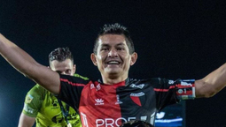 altText(La Cámara de Senadores reconocerá al Pulga Rodríguez previo a su partido despedida en Colón)}