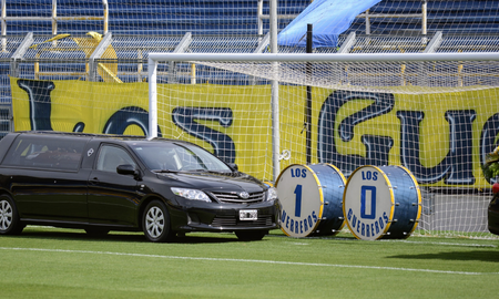 Último adiós a Omar Palma: el ídolo de Rosario Central dio la vuelta olímpica el Gigante de Arroyito Último adiós a Omar Palma: el ídolo de Rosario Central dio la vuelta olímpica el Gigante de Arroyito