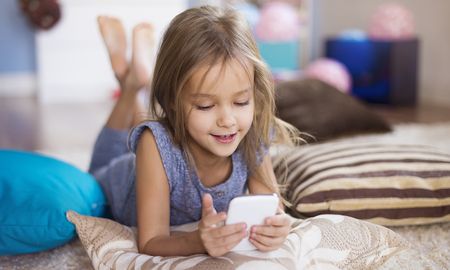 Los expertos informaron que las pantallas son pésimas para el desarrollo de los nenes.