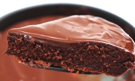 Torta de chocolate sin harina ni azúcar. Torta de chocolate sin harina ni azúcar.