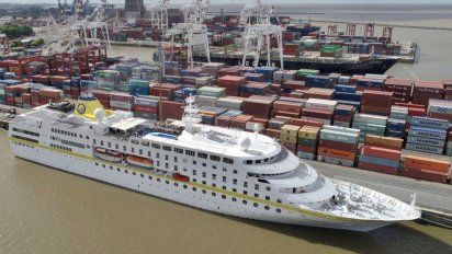Ayer, el Ministerio de Salud dispuso el aislamiento de todas las personas a bordo del Hamburg ante el reporte del caso cuyo resultado negativo se informó hoy.
