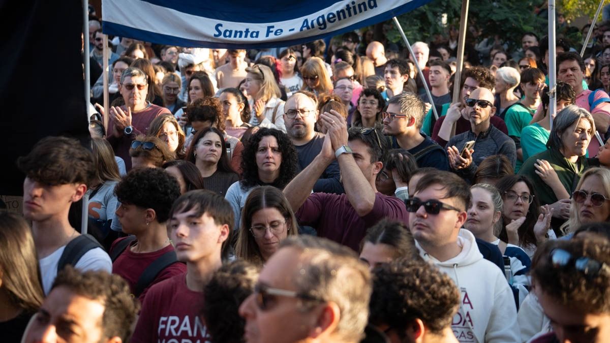 La cuarta Marcha Federal Universitaria volvió a exponer esta semana la profundidad del conflicto entre el sistema universitario público y el Gobierno nacional. La cuarta Marcha Federal Universitaria volvió a exponer esta semana la profundidad del conflicto entre el sistema universitario público y el Gobierno nacional.