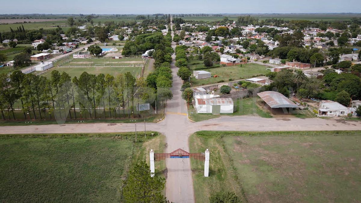 Bernardo de Irigoyen, ubicado a 80 kilómetros al sur de Santa Fe. Bernardo de Irigoyen, ubicado a 80 kilómetros al sur de Santa Fe. 