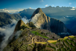 Arqueólogos descubren en Perú la colosal ciudadela inca de T’aqrachullo. El sitio supera a Machu Picchu en tamaño urbano y oculta miles de joyas de oro de la élite. Arqueólogos descubren en Perú la colosal ciudadela inca de T’aqrachullo. El sitio supera a Machu Picchu en tamaño urbano y oculta miles de joyas de oro de la élite.