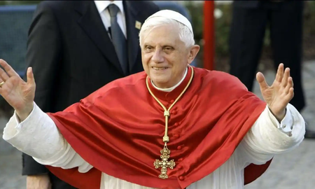 Benedicto XVI admitió que cometió falso testimonio en el informe sobre abusos en la Iglesia alemana Benedicto XVI admitió que cometió falso testimonio en el informe sobre abusos en la Iglesia alemana