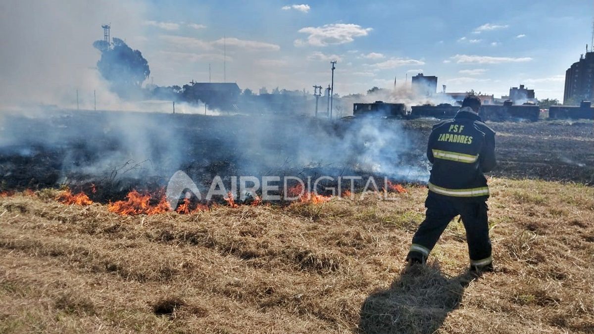 Fotos: se incendió un vagón en la Estación Belgrano