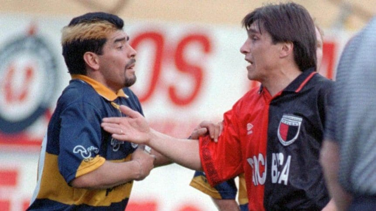 Recordado por su inolvidable cruce con Diego Maradona en un Boca 1 - Colón 0 del torneo Apertura 1995. Recordado por su inolvidable cruce con Diego Maradona en un Boca 1 - Colón 0 del torneo Apertura 1995.