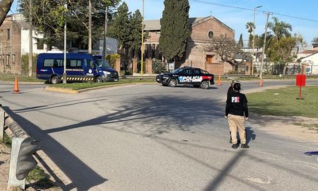 Peritos de la Policía de Investigaciones realizaron los peritajes en el lugar del siniestro. Peritos de la Policía de Investigaciones realizaron los peritajes en el lugar del siniestro.