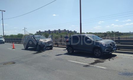 Un choque en cadena que involucró a cinco vehículos generó demoras en la Ruta Nacional 168. Un choque en cadena que involucró a cinco vehículos generó demoras en la Ruta Nacional 168.