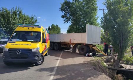 La víctima fatal tenía 19 años y viajaba como acompañante en la motocicleta, al momento del accidente. La víctima fatal tenía 19 años y viajaba como acompañante en la motocicleta, al momento del accidente.
