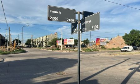 Un hombre fue baleado este lunes por la tarde en el norte de la ciudad de Santa Fe en inmediaciones de calle French y Las Heras. Un hombre fue baleado este lunes por la tarde en el norte de la ciudad de Santa Fe en inmediaciones de calle French y Las Heras.