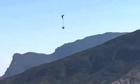 Video: se enredó con su parapente y logró salvar su vida segundos antes de estrellarse contra el suelo Video: se enredó con su parapente y logró salvar su vida segundos antes de estrellarse contra el suelo