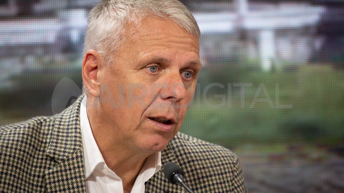 Adolfo 'Fito' Schweighofer, presidente del Centro de Excombatientes de Santa Fe, recordó los duros momentos que atravesaron los soldados que volvieron de la guerra durante estos 40 años.