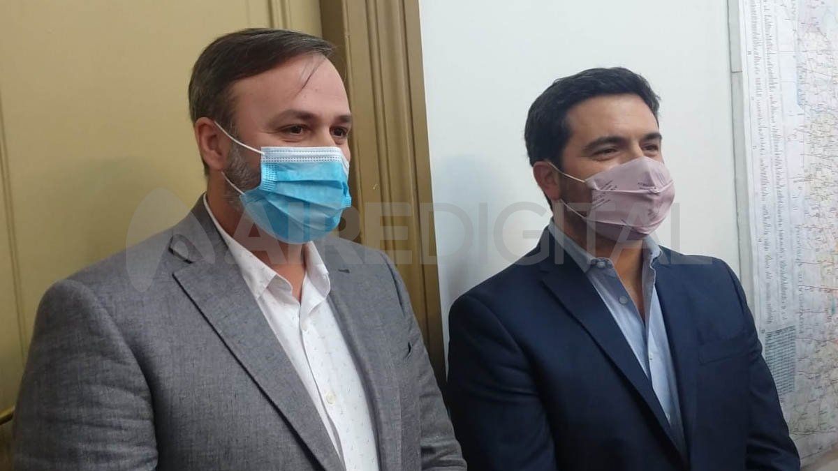 Mariano Gálvez, director del Registro Civil de Santa Fe, y Francisco Dallo, subsecretario de Registros sobre Personas Humanas y Jurídicas.