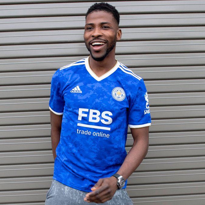 Camiseta titular del Leicester City de la Premier League.