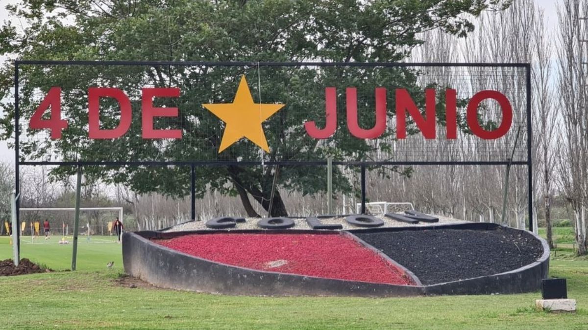 Colón vuelve al trabajo con un grupo reducido de jugadores bajo las órdenes de Ezequiel Medrán