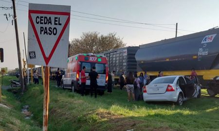 El accidente fatal ocurrió en San Lorenzo, en el paso a nivel de Berón de Estrada al 1400. El accidente fatal ocurrió en San Lorenzo, en el paso a nivel de Berón de Estrada al 1400.