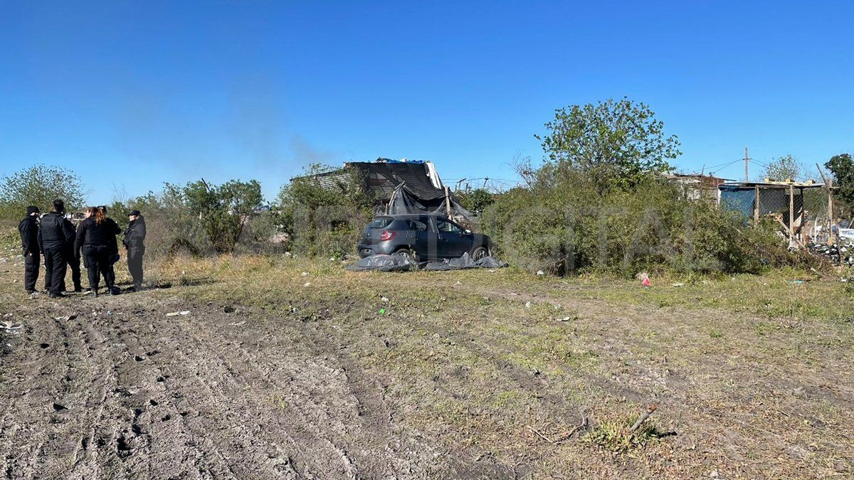 El auto robado a Amaya fue encontrado por la Policía en una zona de ranchos a la que se llega por calle Lisandro de la Torre en dirección al oeste.