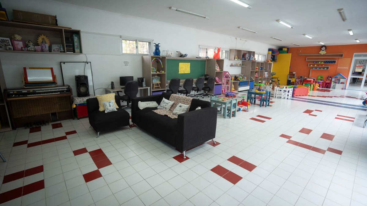 Los niños y sus familias tienen contención y acompañamiento en el momento en que más lo necesitan. Los niños y sus familias tienen contención y acompañamiento en el momento en que más lo necesitan.