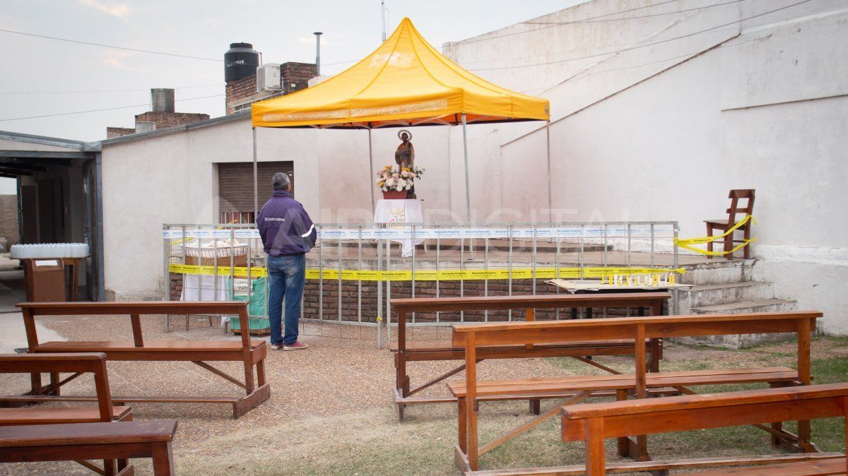 La parroquia de San Cayetano permanece abierta para las 10 misas programadas