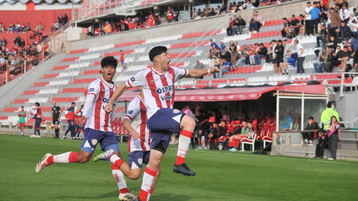 Unión se quedó con el clásico de reserva de AFA ante Colón con un golazo de Valentín Cerrudo.