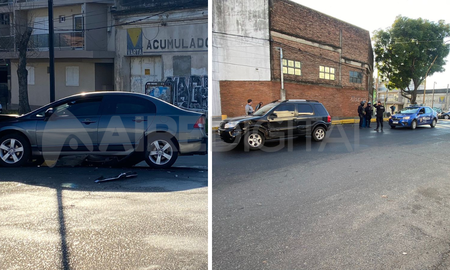 Dos autos chocaron en Junín y Belgrano Dos autos chocaron en Junín y Belgrano