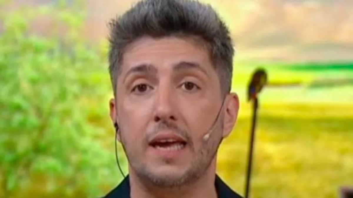 Jey Mammon fue denunciado públicamente por Lucas Benvenuto por abuso sexual cuando el tenía 14 años.