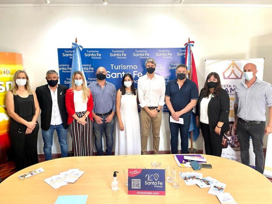 La presentación de la Fiesta del Camping fue en la sede de la Secretaría de Turismo en la ciudad de Santa Fe.