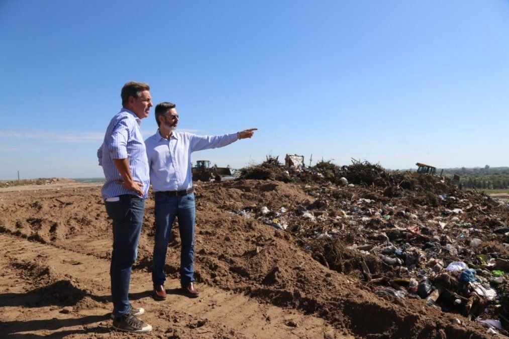 El intendente Jatón logró cerrar el acuerdo por la deuda que tiene el Municipio con la empresa que gestiona el relleno sanitario.