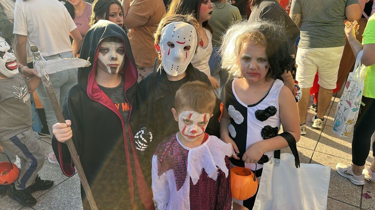 Miles de chicos coparon Santa Fe con sus disfraces por halloween. Miles de chicos coparon Santa Fe con sus disfraces por halloween.