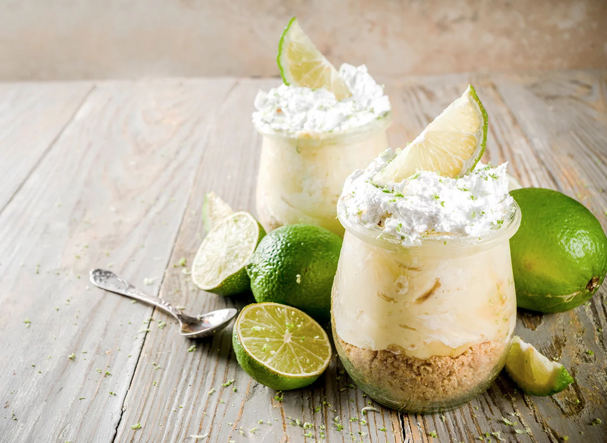 El cremoso de vainilla y limón es uno de los postres más deliciosos y fáciles de hacer. El cremoso de vainilla y limón es uno de los postres más deliciosos y fáciles de hacer. 