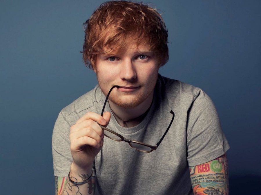 Ed Sheeran es uno de los cantantes que más plata gana en Spotify.