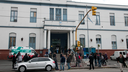 Belgrano: choque entre una ambulancia y un auto dejó tres heridos y un operativo de emergencia