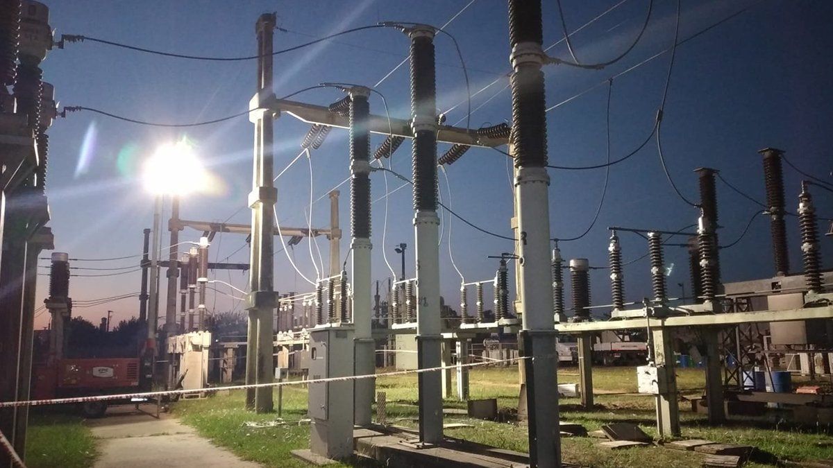 Falló un distribuidor de energía y el barrio Fomento 9 de julio está sin energía.