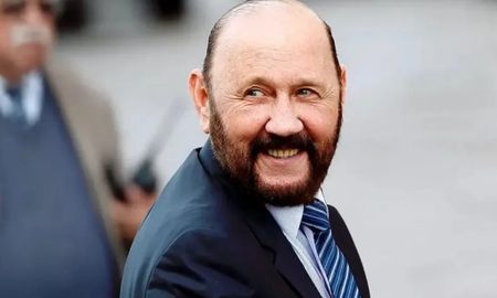 El Gobernador Gildo Insfran aspira a obtener las dos bancas en juego, pero para eso tiene que obtener más del cincuenta por ciento de los votos. El Gobernador Gildo Insfran aspira a obtener las dos bancas en juego, pero para eso tiene que obtener más del cincuenta por ciento de los votos.