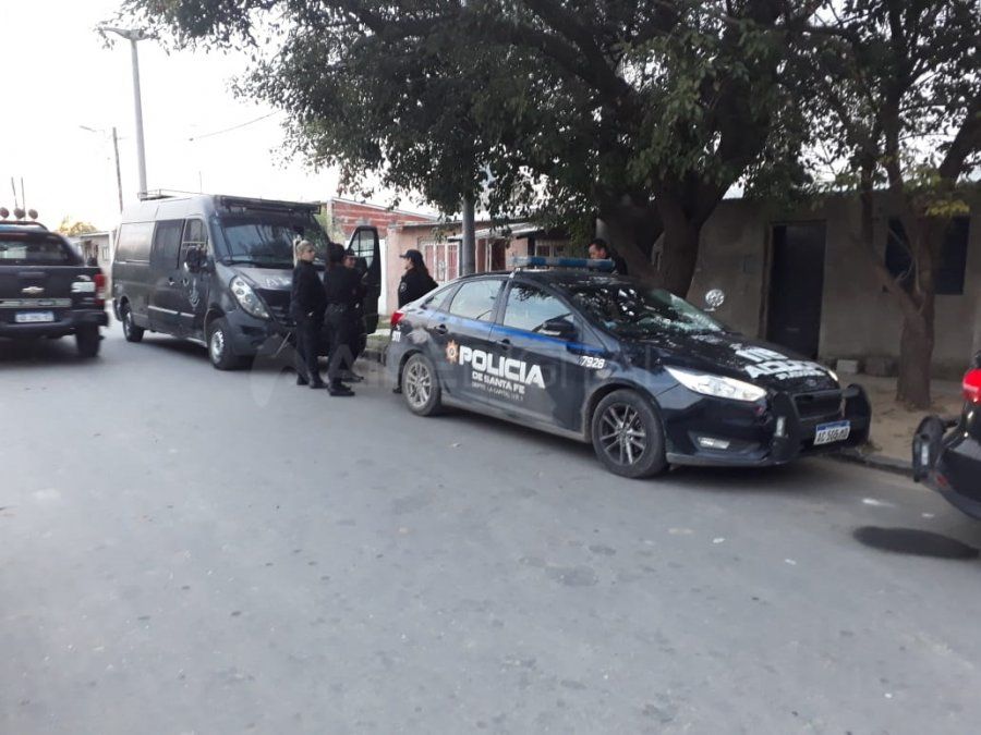 Coronel Dorrego: armas, drogas y tres detenidos en un allanamiento
