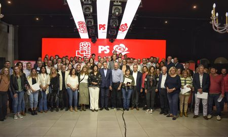 En el evento disertaron referentes del PS como Antonio Bonfatti, Clara García, Enrique Estévez, Pablo Farías,Alberto Ricci, Laura Mondino, Andrea Uboldi, Ángel Sciara y Claudia Balagué, entre otros.