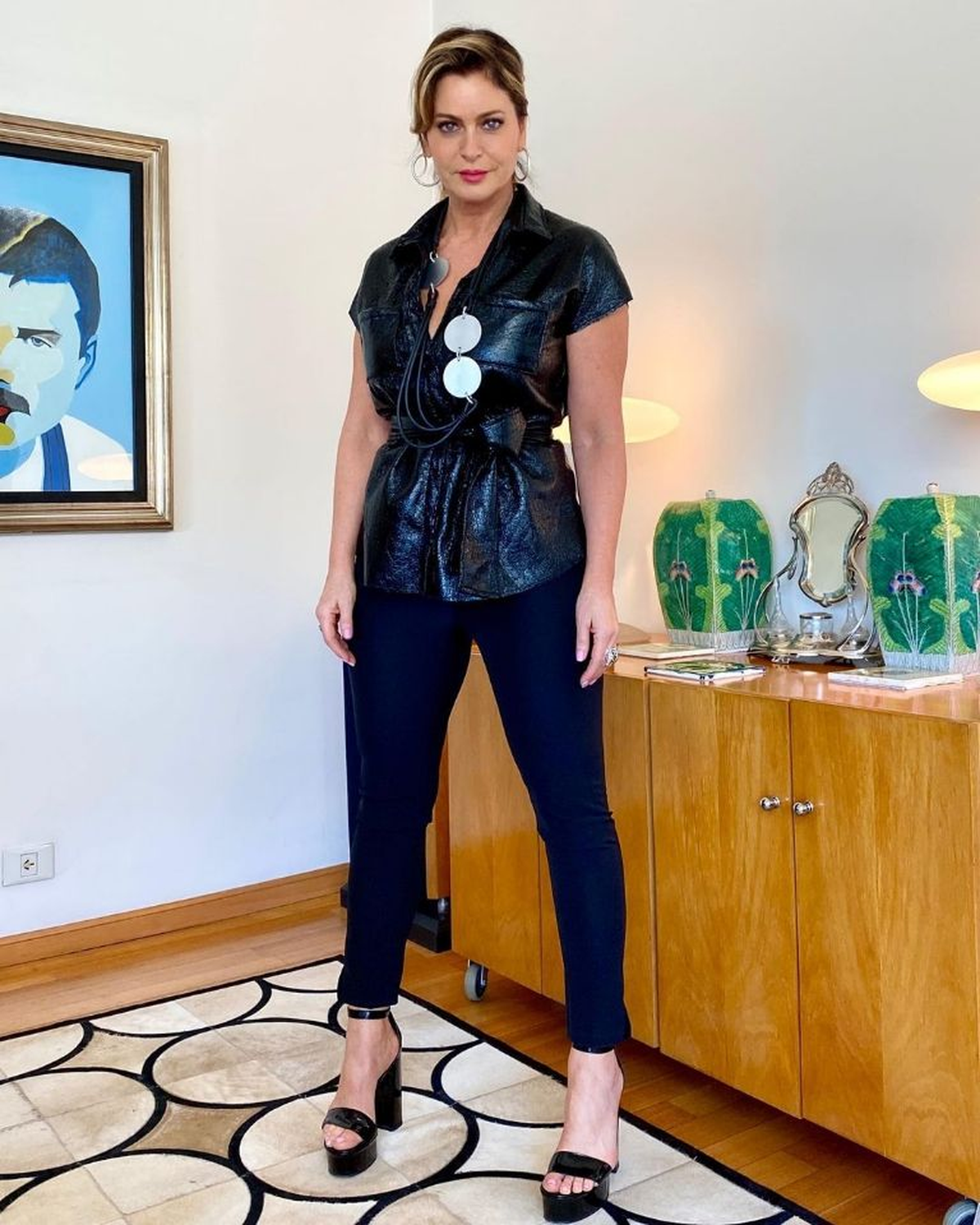 Karina reconoció que su día recién arranca cuando se baña y hace la cama y está la casa ordenada.