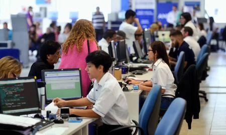 Según los datos publicados por el INDEC, durante noviembre, la cantidad de empleos públicos que se perdieron asciende a 785. Esto, contra octubre, representa una caída del 0,3%. Según los datos publicados por el INDEC, durante noviembre, la cantidad de empleos públicos que se perdieron asciende a 785. Esto, contra octubre, representa una caída del 0,3%.