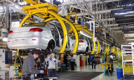 En el acumulado de los once meses transcurridos de 2025, la industria automotirz argentina fabricó 464.408 vehículos. En el acumulado de los once meses transcurridos de 2025, la industria automotirz argentina fabricó 464.408 vehículos.